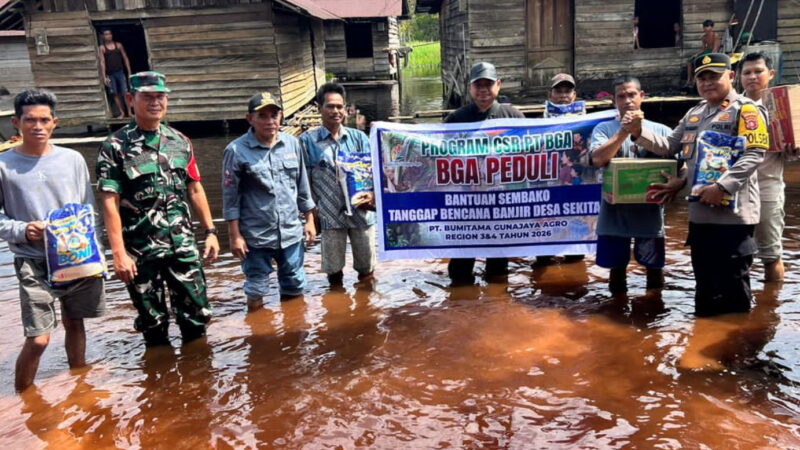 Forkopimcam Cempaga Hulu Berikan Bantuan CSR Dari PT. BGA Grup Kepada Korban Banjir.