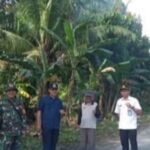 Dinas Lingkungan Hidup DLH Kobar Bersama Unsur Lintas Sektor dan Masyarakat Melaksanakan Gotong Royong