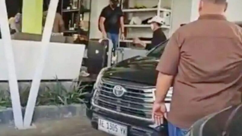 KPK Geledah Rumah Kadiskominfo Kota Madiun, Pengembangkan Kasus Dugaan Korupsi di Lingkungan Pemerintah Kota, Sita 2 HP dan Dokumen SPPD