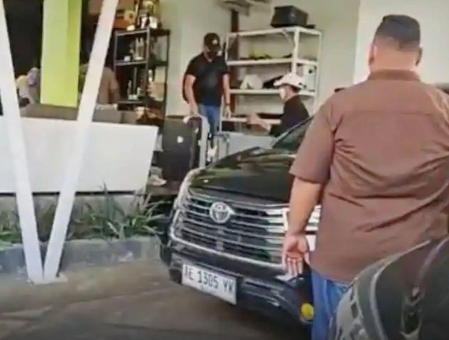 KPK Geledah Rumah Kadiskominfo Kota Madiun, Pengembangkan Kasus Dugaan Korupsi di Lingkungan Pemerintah Kota, Sita 2 HP dan Dokumen SPPD