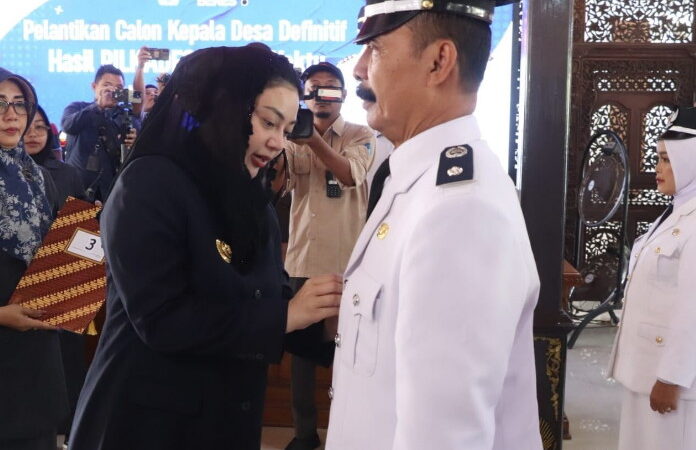 Bupati Brebes Hj.Paramitha Widya Kusuma SE MM. Lantik 14 Kades Antar Waktu