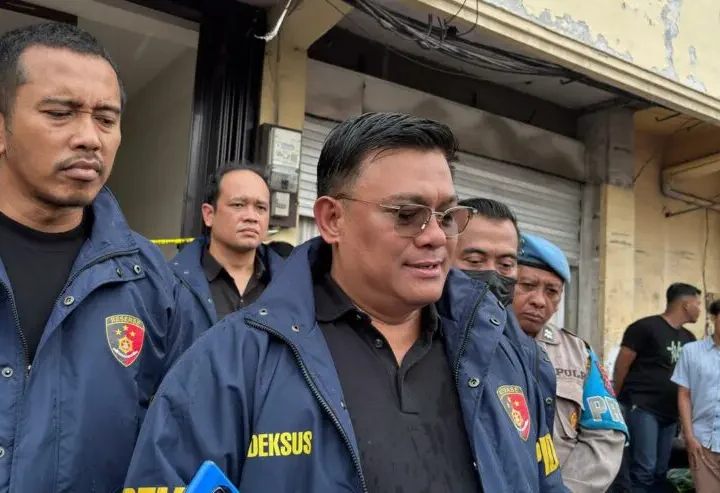 Dirtipideksus Bareskrim Polri Mengungkap Sindikat Impor Handphone Ilegal Senilai Rp235 Miliar di Sidoarjo