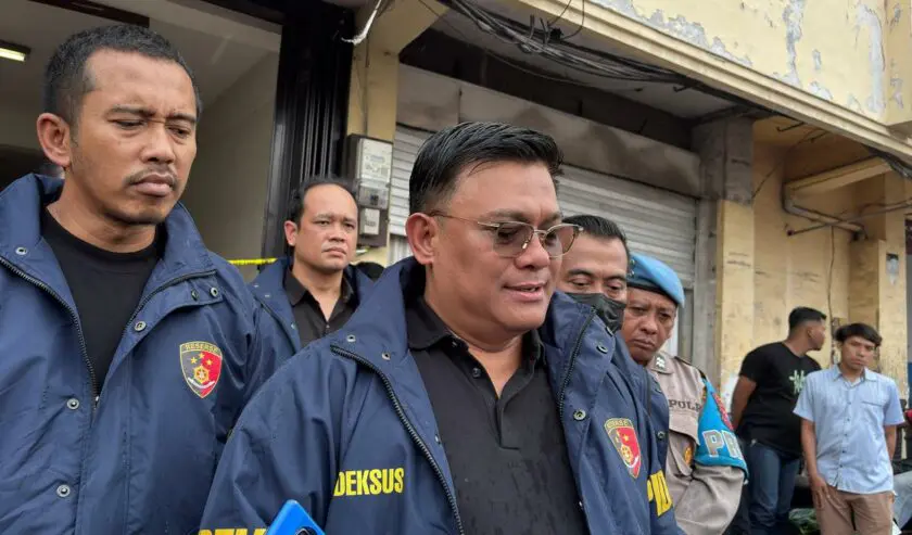 Dirtipideksus Bareskrim Polri Mengungkap Sindikat Impor Handphone Ilegal Senilai Rp235 Miliar di Sidoarjo