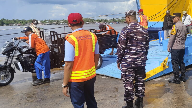Polsek KPM Bersama Instansi Terkait Amankan Debarkasi Kedatangan Penumpang KM Dharma Rucitra VI