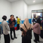 Jamin Makanan Bergizi Aman, Sidokes Polres Kotim Gandeng Dinkes Cek Bahan Baku MBG di SPPG Polri Kotim 01