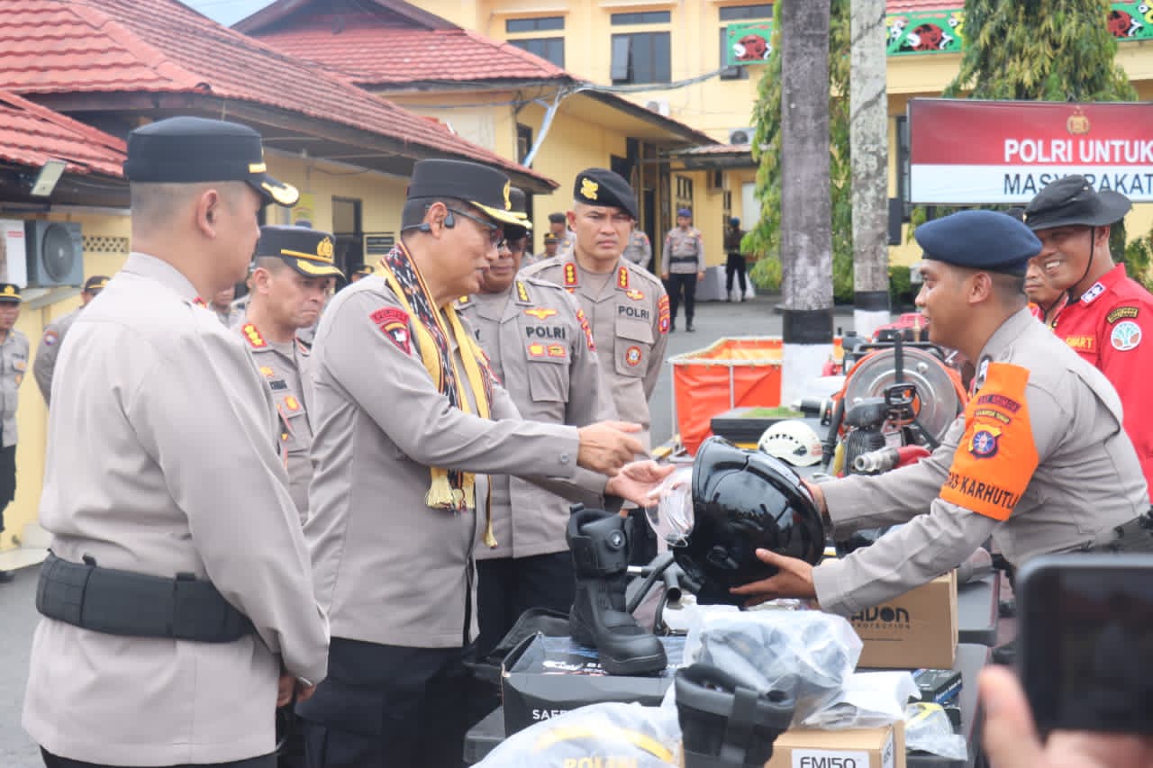 Wakapolda Kalteng Pimpin Pengecekan Sarpras Karhutla di Polres Jajaran, Pastikan Personil Siap Tempur.