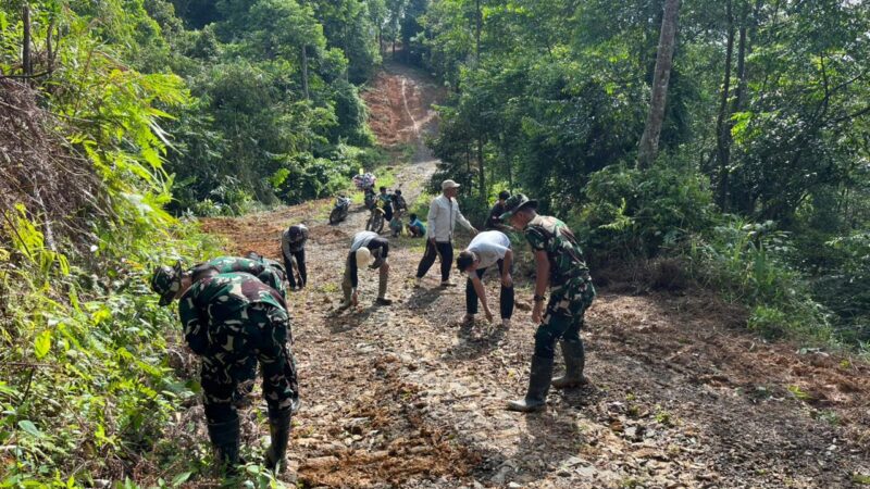 Gotong Royong TMMD 128 Kodim 0621 Kabupaten Bogor-Masyarakat Percepat Infrastruktur Desa Banyuasih