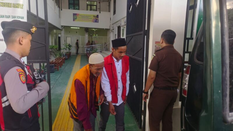 Kawal 26 Tahanan ke Pengadilan, Satsamapta Polres Kotim Pastikan Sidang Berjalan Aman Tanpa Gangguan