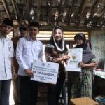 Tangis Haru Ibu Rodiyah Pecah,Terima Bantuan RTLH dari Pemkab Brebes