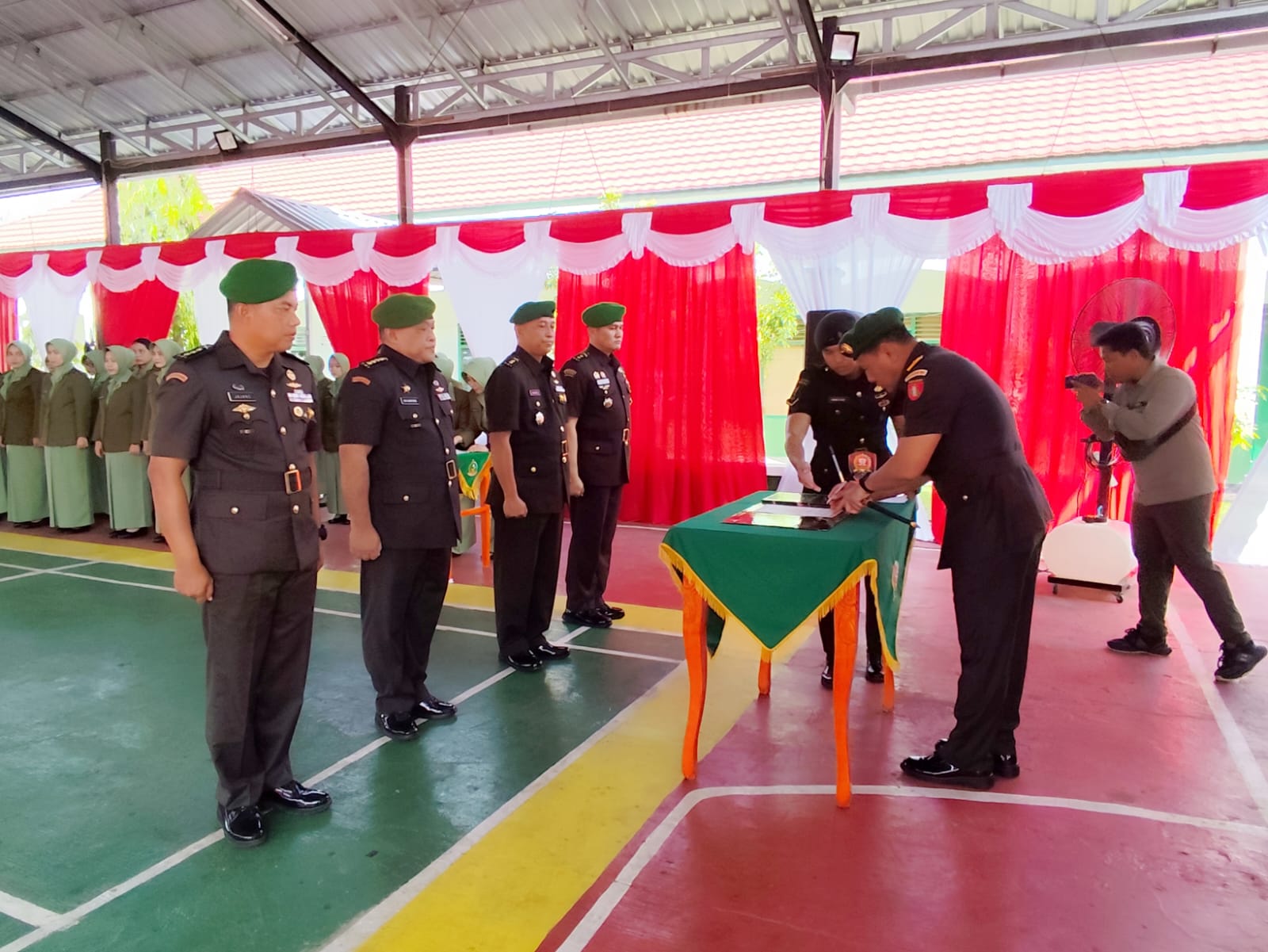 Komandan Kodim 1015/Sampit Hadiri Acara Penyerahan Jabatan dan Serah Terima Jabatan di Makorem 102/Panju Panjung