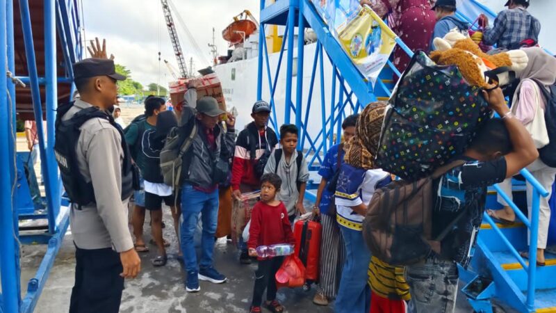 Cegah Tindak Pidana Didalam Kapal, Polsek KP Mentaya Amankan Keberangkatan KM.KIRANA III di Pelabuhan Pelindo.