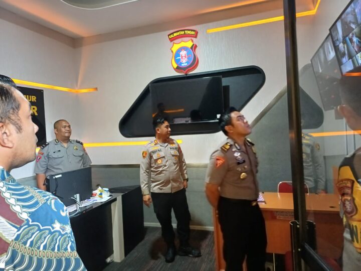 POLRES KOTIM PASTIKAN KESIAPAN COMMAND CENTER DAN PELAYANAN 110 UNTUK PUBLIK OPTIMAL