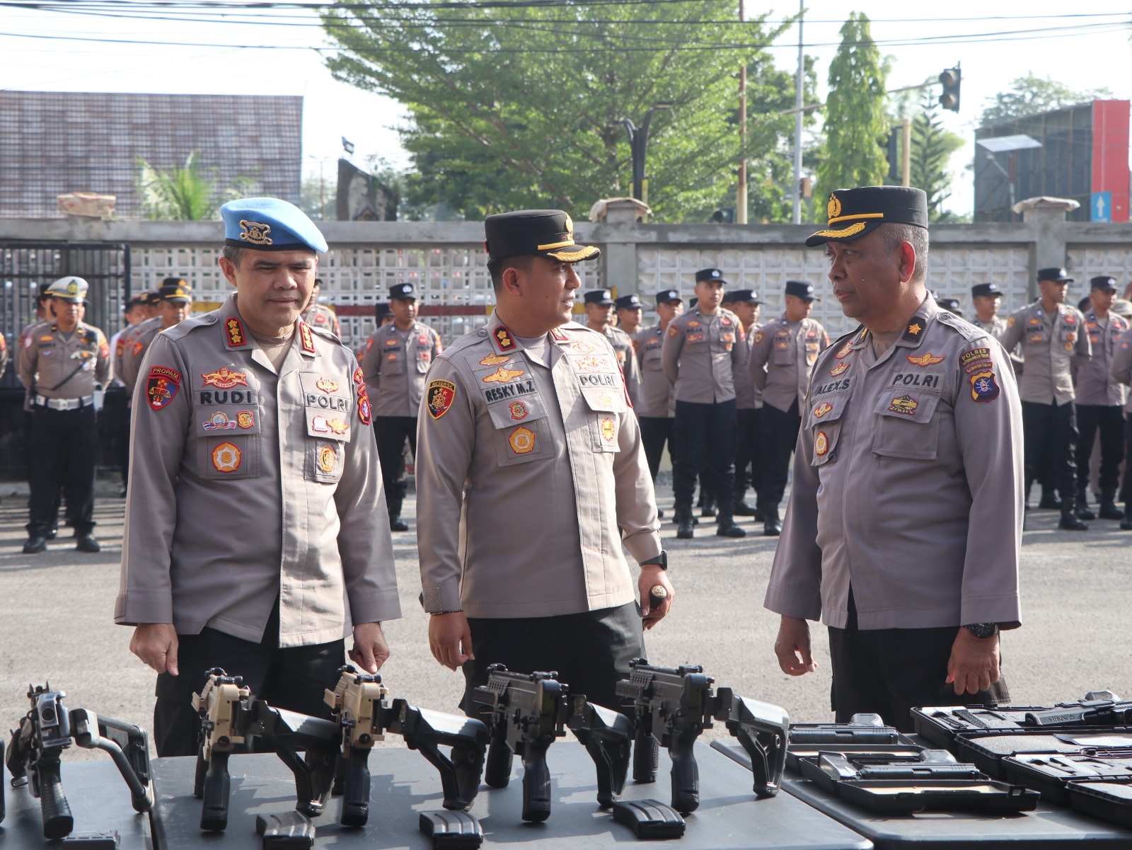 Tegakkan Disiplin, Bidpropam Polda Kalteng Periksa Senpi Personel Polres Kotim