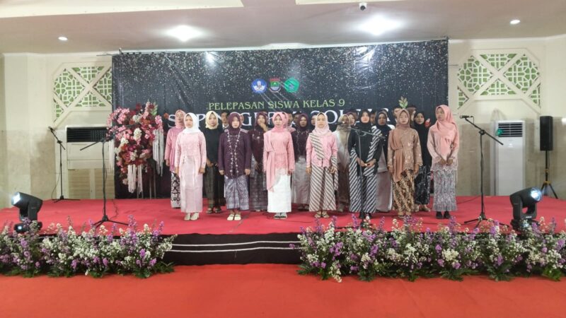 PERPISAHAN DAN PELEPASAN SISWA KELAS 9 ANGKATAN XV SMP NEGERI 3 SOLEAR TAHUN 2026