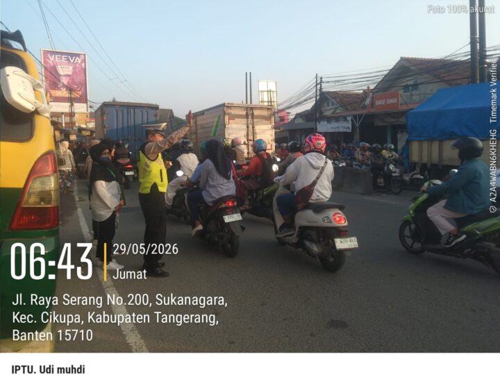 IPTU Udi Muhdi Tegas dan Disiplin Atur Arus Lalu Lintas di Jam Sibuk Pagi