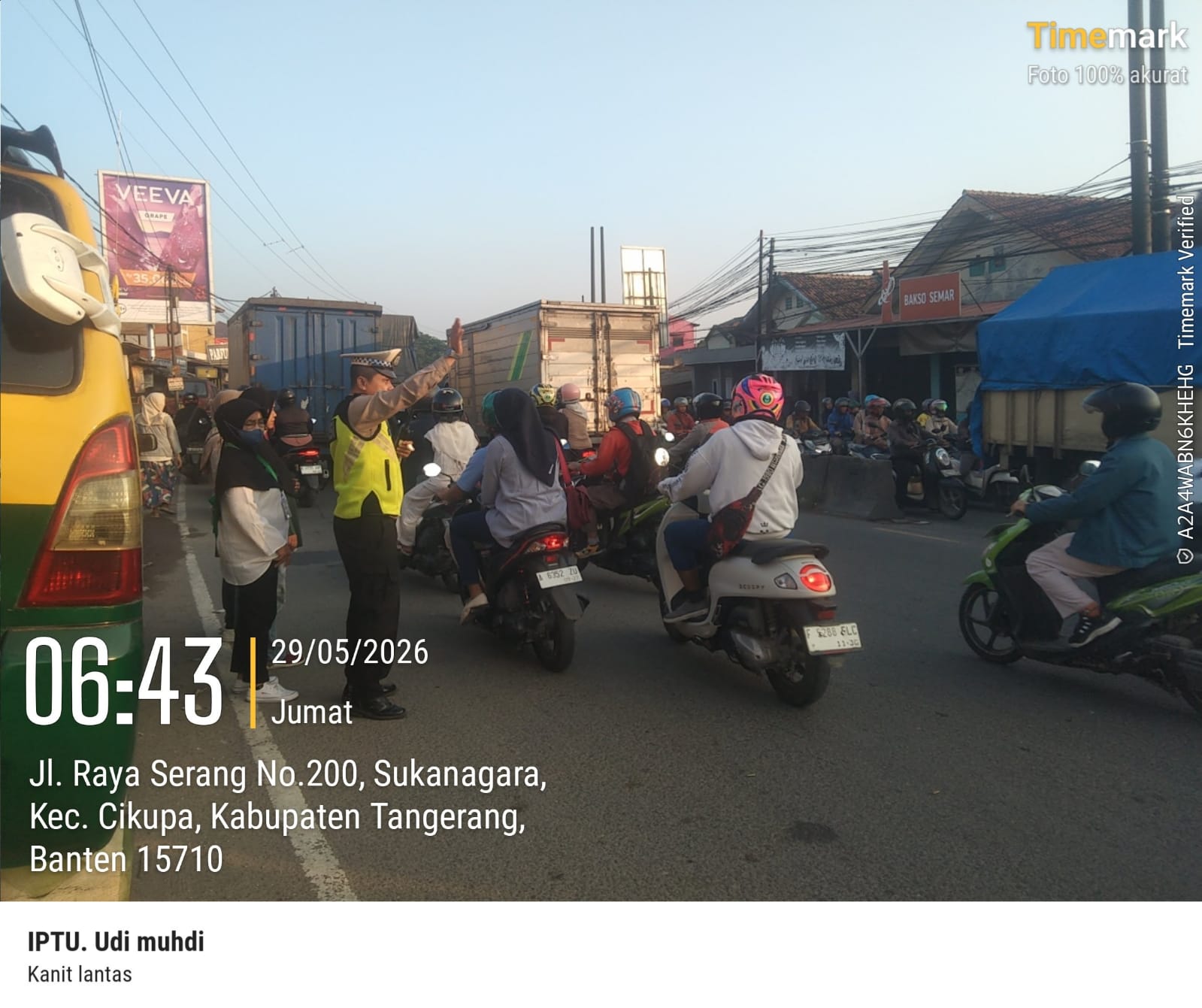 IPTU Udi Muhdi Tegas dan Disiplin Atur Arus Lalu Lintas di Jam Sibuk Pagi
