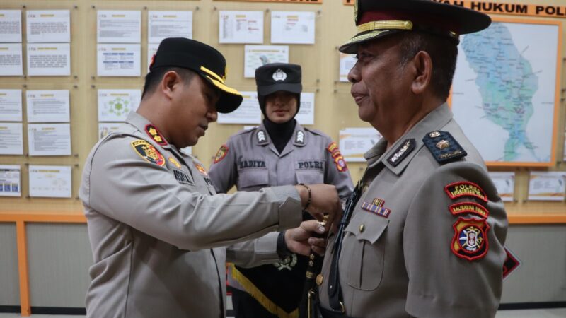 Kapolres Kotim Pimpin Upacara Penyerahan Jabatan Kabaglog dan Pelepasan Purnatugas Personel