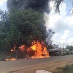 Diduga Korsleting, Mobil Pick Up Terbakar dan Hanguskan Satu Rumah di Cempaga Hulu