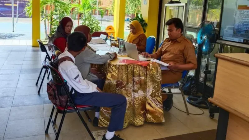 Untuk Murid Tak Lolos SMA Negeri, Dinas Pendidikan Jatim Siapkan Beasiswa ke Sekolahan Swasta