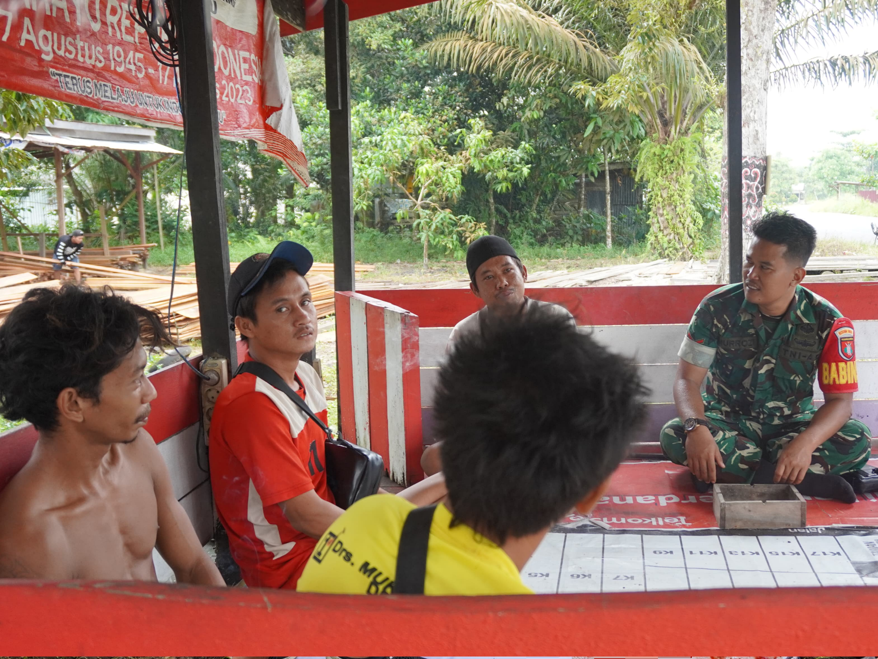 Babinsa Koramil 1015-03/Mentawa Baru Ketapang Kodim 1015/Sampit Melaksanakan Komsos Dengan Warga Binaan