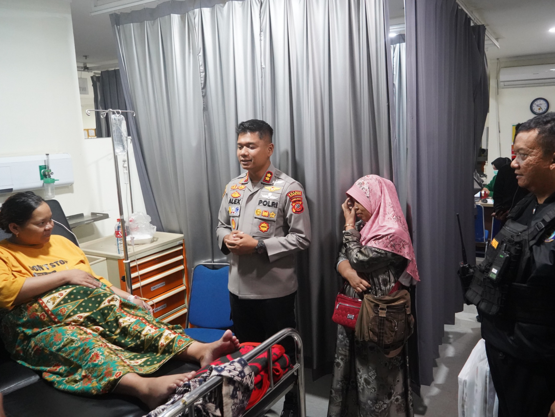 Patroli Jago Polres Cianjur Berhasil Evakuasi Ibu Hamil Hingga Melahirkan Bayi Kembar dengan Selamat