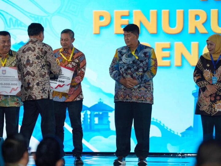Di Ajang Apresiasi Pemerintah Daerah Berprestasi, Bupati Pacitan Indrata Nur Bayuaji Terima Penghargaan Dari Kementerian Dalam Negeri RI