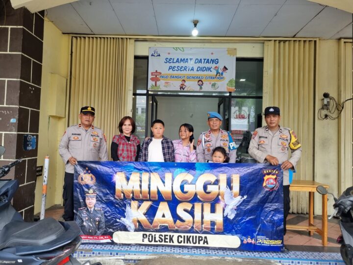 Polsek Cikupa Amankan Ibadah Minggu Kasih, Wujudkan Rasa Aman bagi Jemaat Kristiani