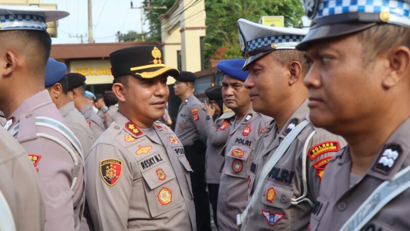 Jelang HUT Bhayangkara ke-80, Kapolres Kotim Beri Arahan Tegas dan Cek Kerapian Personel