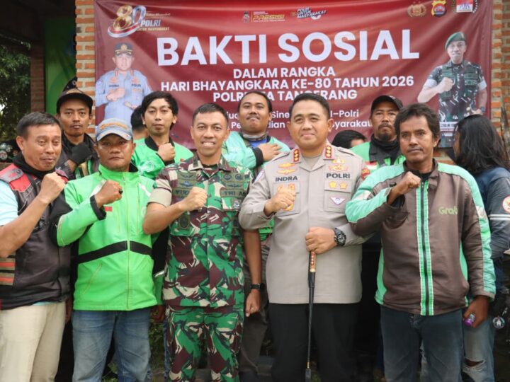 Sambut Hari Bhayangkara, Polresta Tangerang Baksos Bareng Komunitas Ojol
