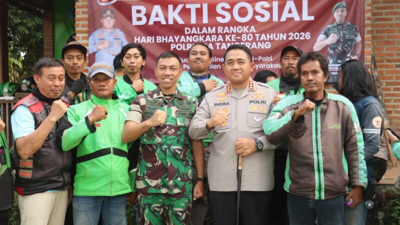 Sambut Hari Bhayangkara, Polresta Tangerang Baksos Bareng Komunitas Ojol