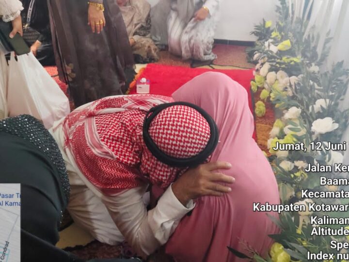 Penuh Haru dan Syukur, Kedatangan Jemaah Haji Asal Sampit Disambut Isak Tangis Bahagia Keluarga