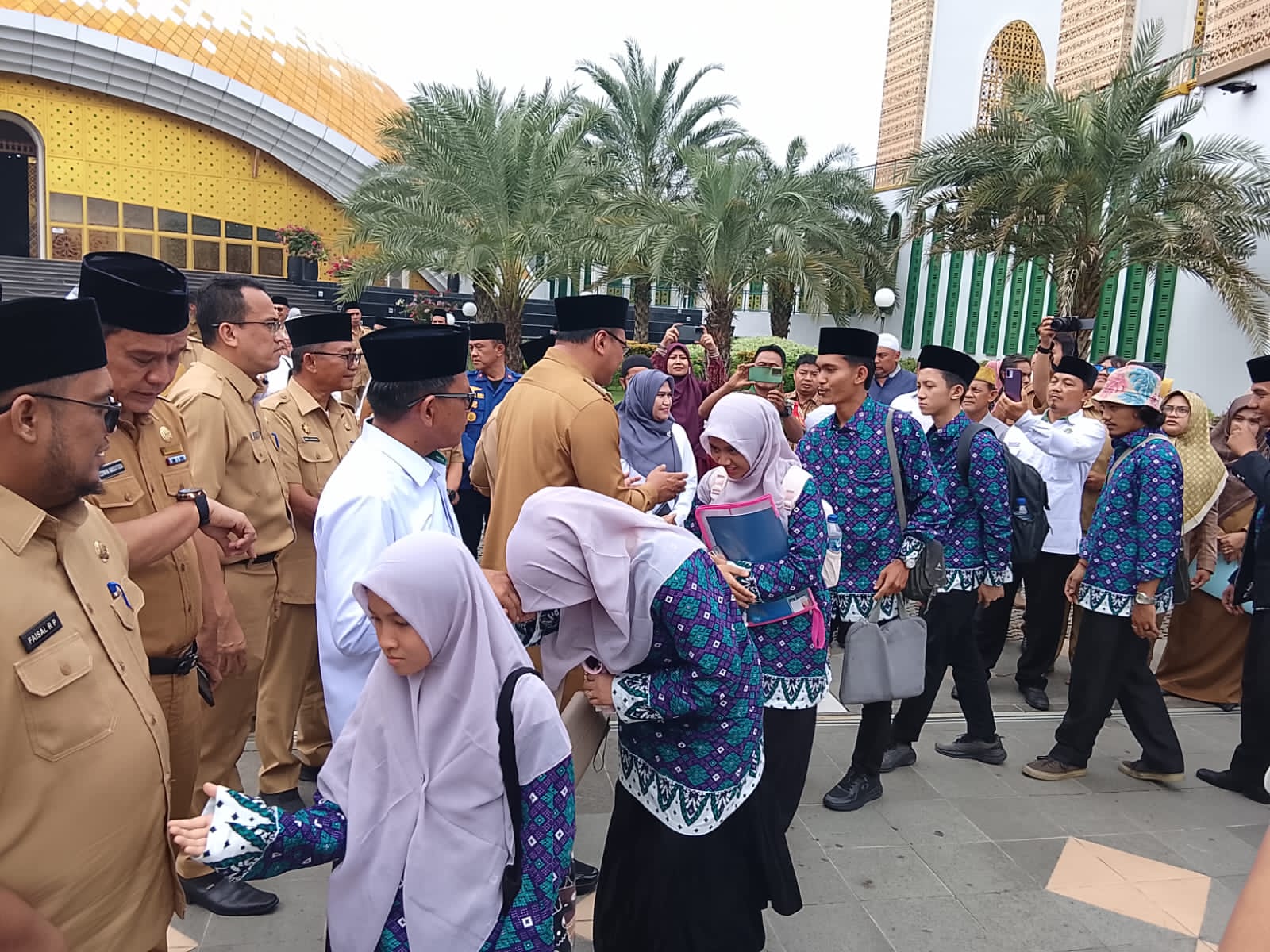 Bupati Deli Serdang dr.H.Asri Ludin Tambunan Lepas 56 Kafilah Ikuti MTQ Sumut