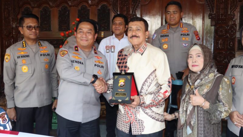 Dampingi Wakapolda, Kapolresta Tangerang Anjangsana ke Mantan Kapolda Banten