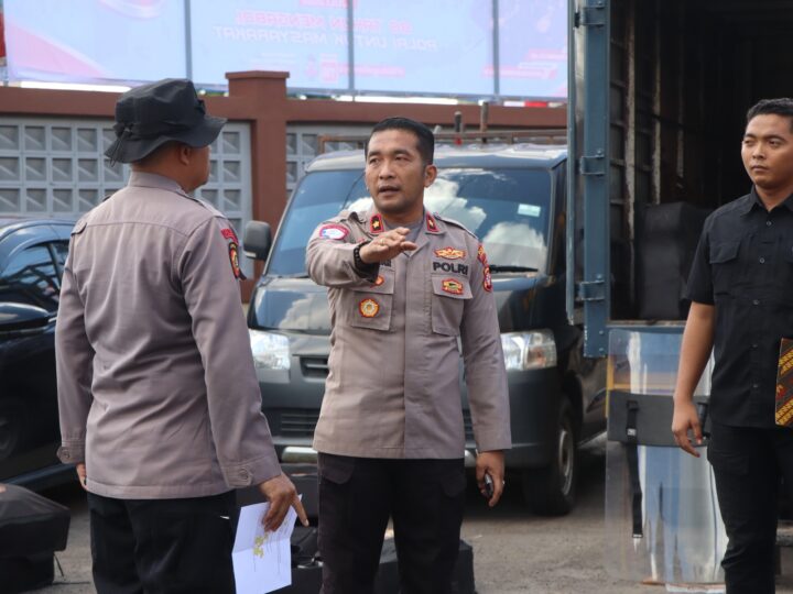 Matangkan Persiapan Lomba HUT Bhayangkara Ke-80, Wakapolres Kotim Gembleng Langsung Pasukan Dalmas
