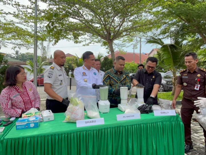 Kejaksaan Negeri Deli Serdang Laksanakan Pemusnahan Barang Bukti Yang Sudah Berkekuatan Hukum Tetap (Inkracht Van Gewijsde)