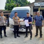 Kapolsek Rumpin Serahkan Mobil Box yang Lama Hilang kepada Pemilik Sah