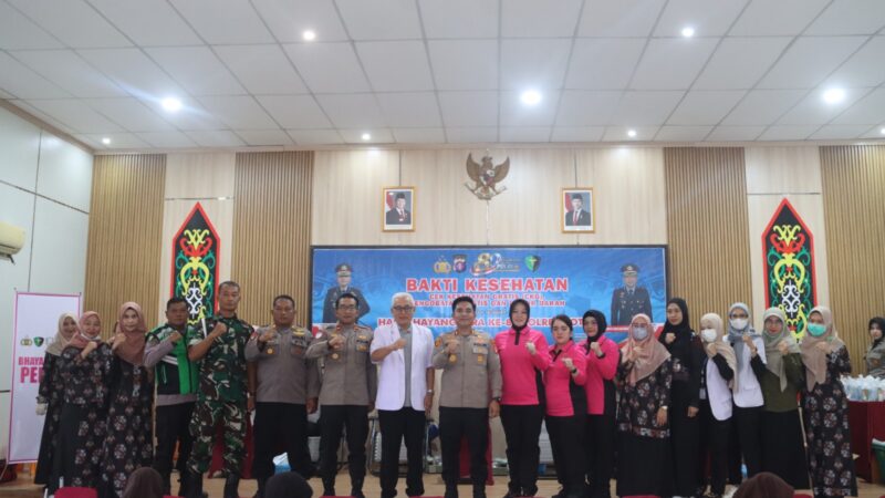 Sambut Hari Bhayangkara ke-80, Polres Kotim Gelar Bakti Kesehatan dan Bagikan Ratusan Paket Sembako