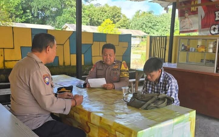 Giat Jumat Curhat Oleh Anggota Polsek Kumai