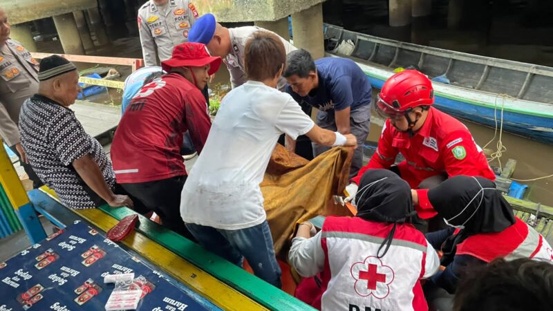 Diduga Terpeleset Akibat Stroke dan Rabun, Seorang Perempuan Ditemukan Meninggal di Pelabuhan Taxi Air Sampit