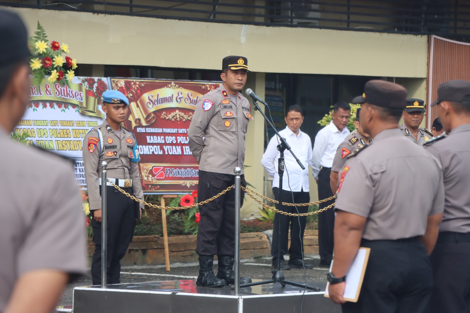Pimpin Apel Jam Pimpinan, Wakapolres Kotim Tekankan Kedisiplinan Menjelang Hari Bhayangkara ke-80