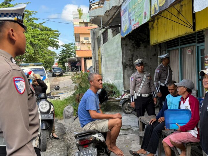 Tingkatkan Kesadaran Pengendara, Satlantas Polres Kotim Gelar Sosialisasi Kamseltibcar Lantas dan “Polantas Menyapa”