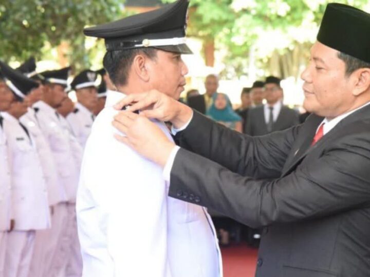 BUPATI H.SUBANDI DAN WAKILNYA RESMI MELANTIK 80 KEPALA DESA TERPILIH DI SIDOARJO