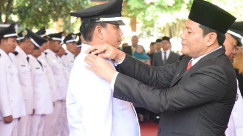 BUPATI H.SUBANDI DAN WAKILNYA RESMI MELANTIK 80 KEPALA DESA TERPILIH DI SIDOARJO