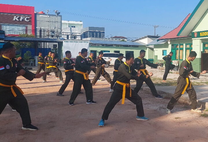 Tingkatkan Profesionalisme Prajurit, Kodim 1015/Sampit Gelar Latihan Pencak Silat Militer