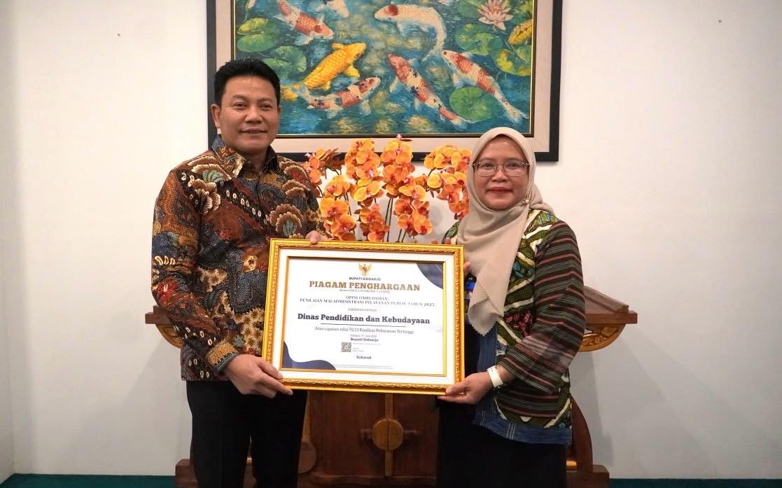Raih Penghargaan Kualitas Pelayanan Tertinggi, Plt Kadispendikbud Sidoarjo: Bukti Sinergi Pemkab dan Sekolah