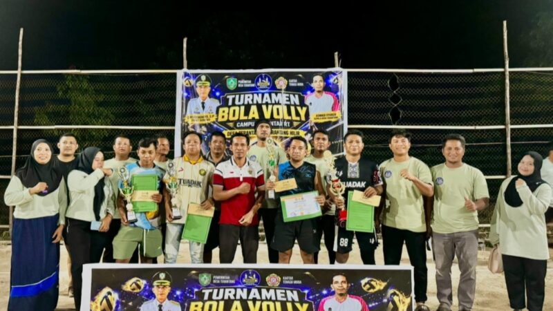 Sambut Antusiasme Warga, Tim RT 7 Desa Terantang Raih Juara 1 Turnamen Voli Campuran Antar-RT