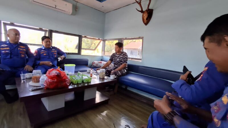 Diduga Terjatuh dan Terhisap di Bawah Tongkang, ABK TB Kapuas Bahari V Hilang di Muara Ujung Pandaran