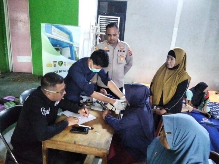 Asap TPA Jatiwaringin Berdampak ke Warga, Polresta Tangerang Buka Layanan Kesehatan