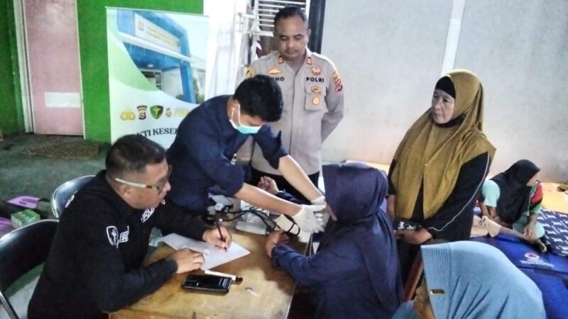 Asap TPA Jatiwaringin Berdampak ke Warga, Polresta Tangerang Buka Layanan Kesehatan
