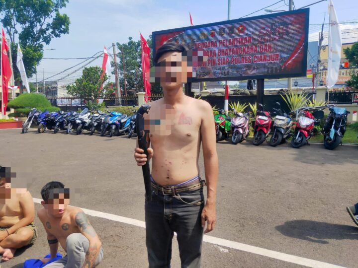 ‎Konvoi Anniversary Moonraker Cianjur Kena Razia, Polisi Temukan Sajam dan Obat Keras